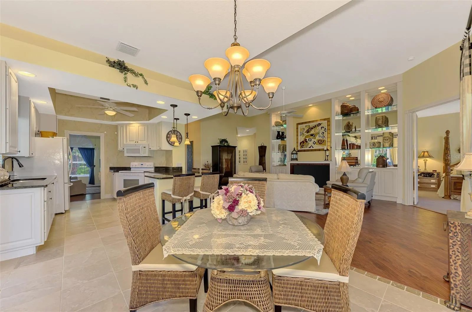 5882 BENEVENTO DR