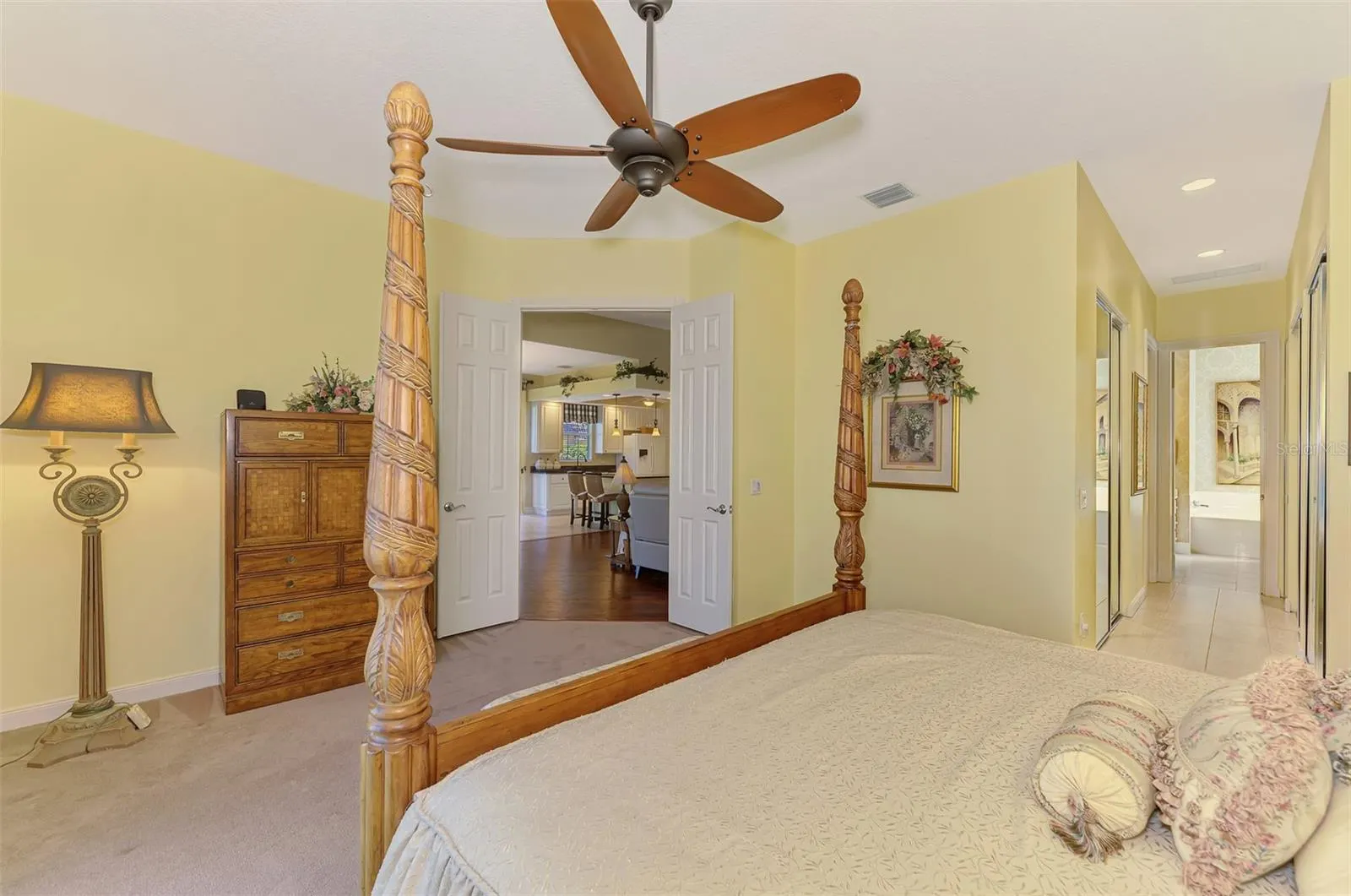 5882 BENEVENTO DR