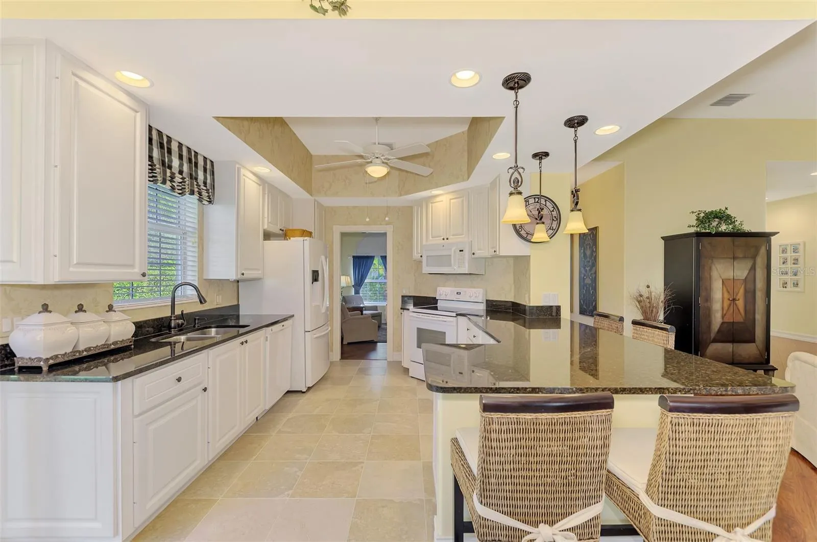5882 BENEVENTO DR