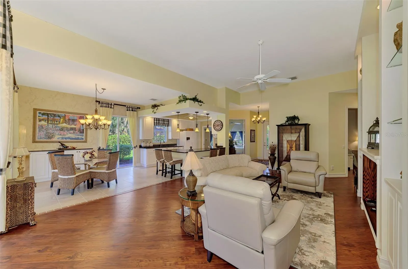 5882 BENEVENTO DR