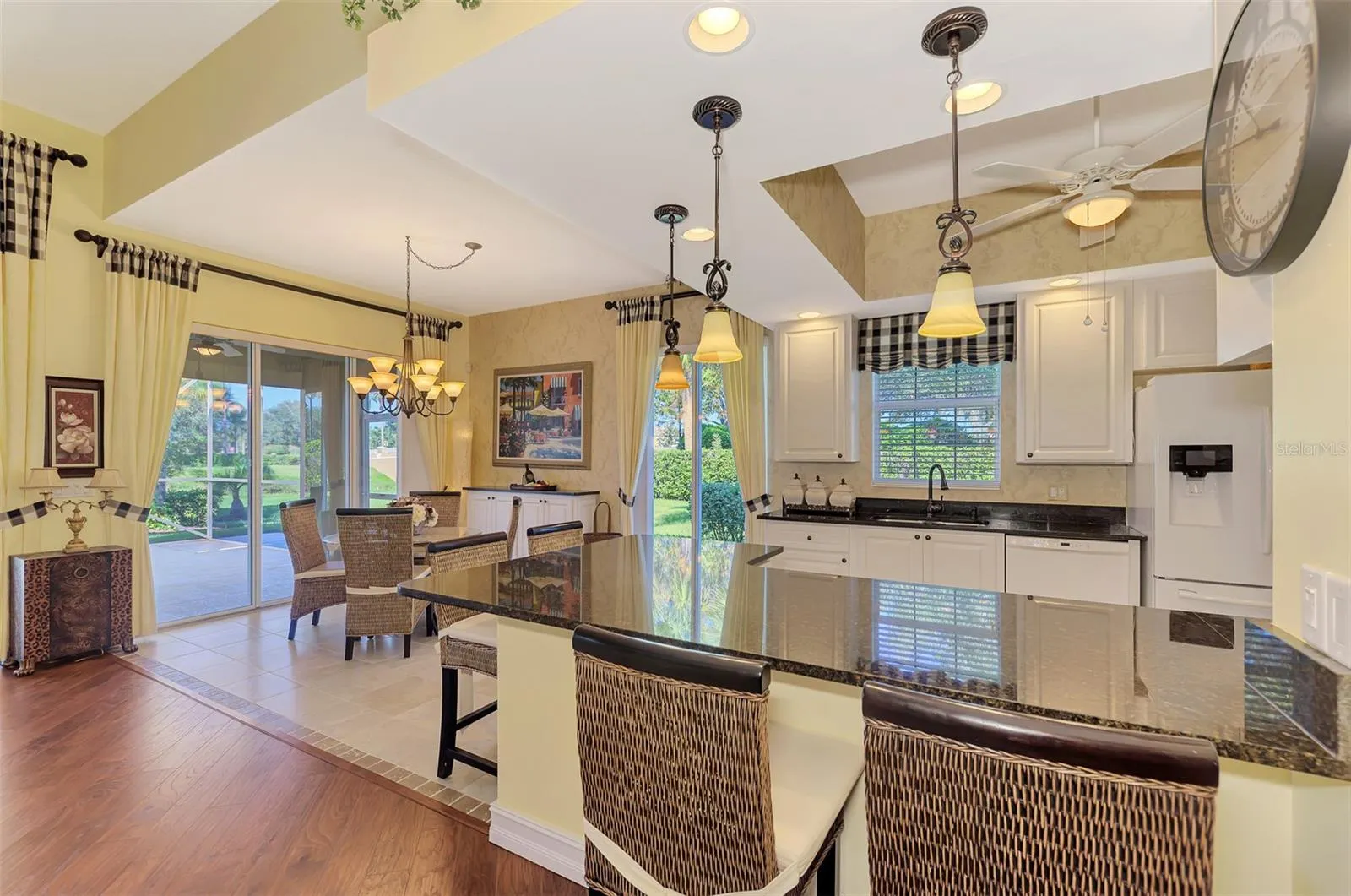 5882 BENEVENTO DR