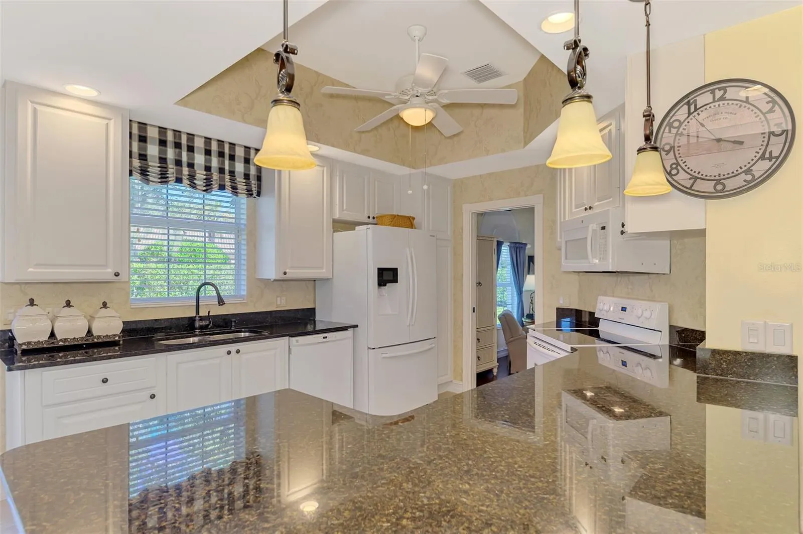5882 BENEVENTO DR