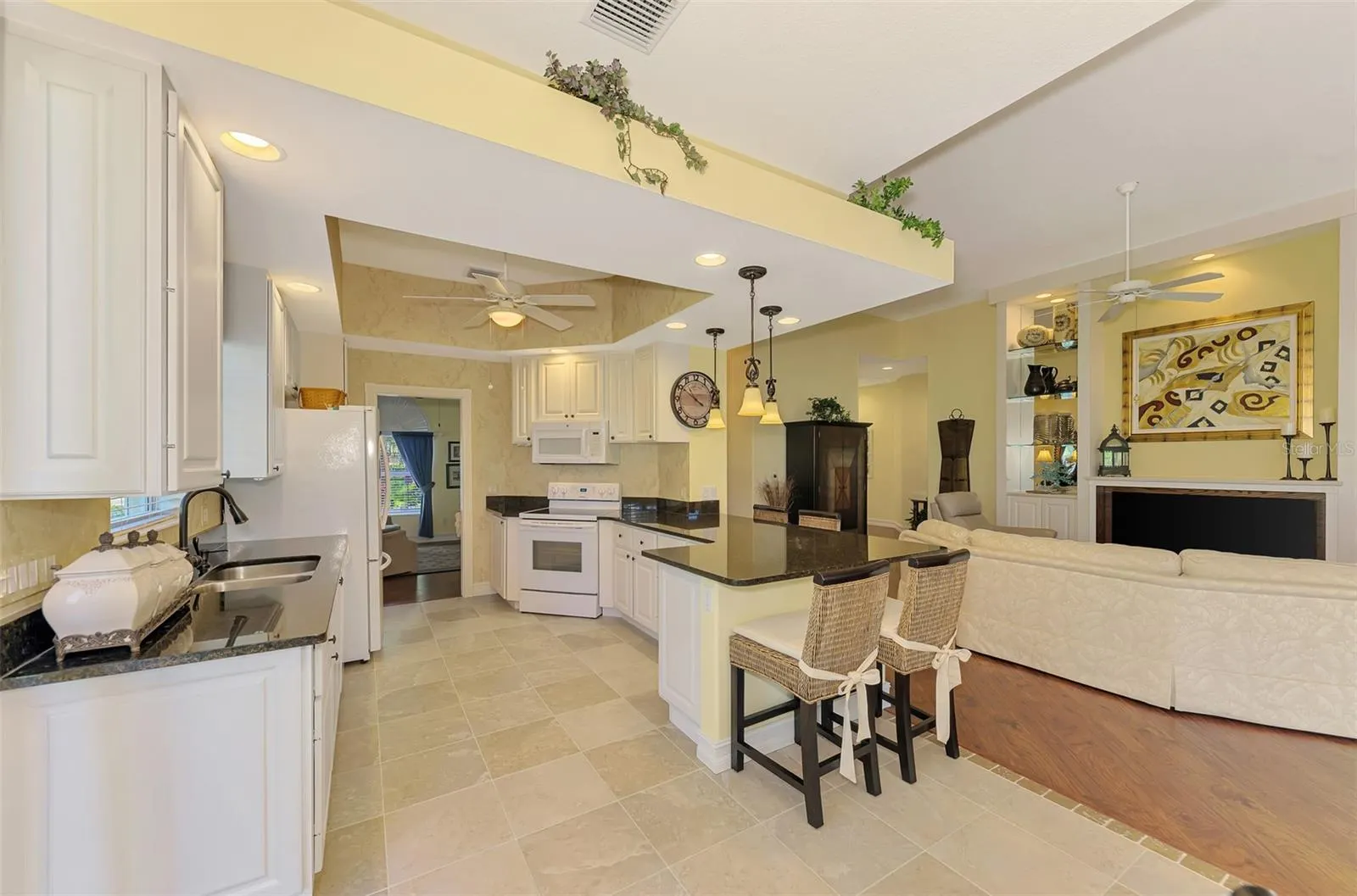 5882 BENEVENTO DR