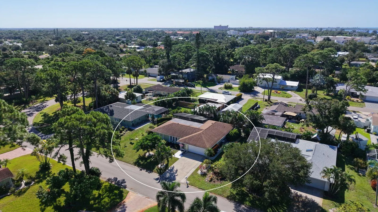 2295 PINE VIEW CIR