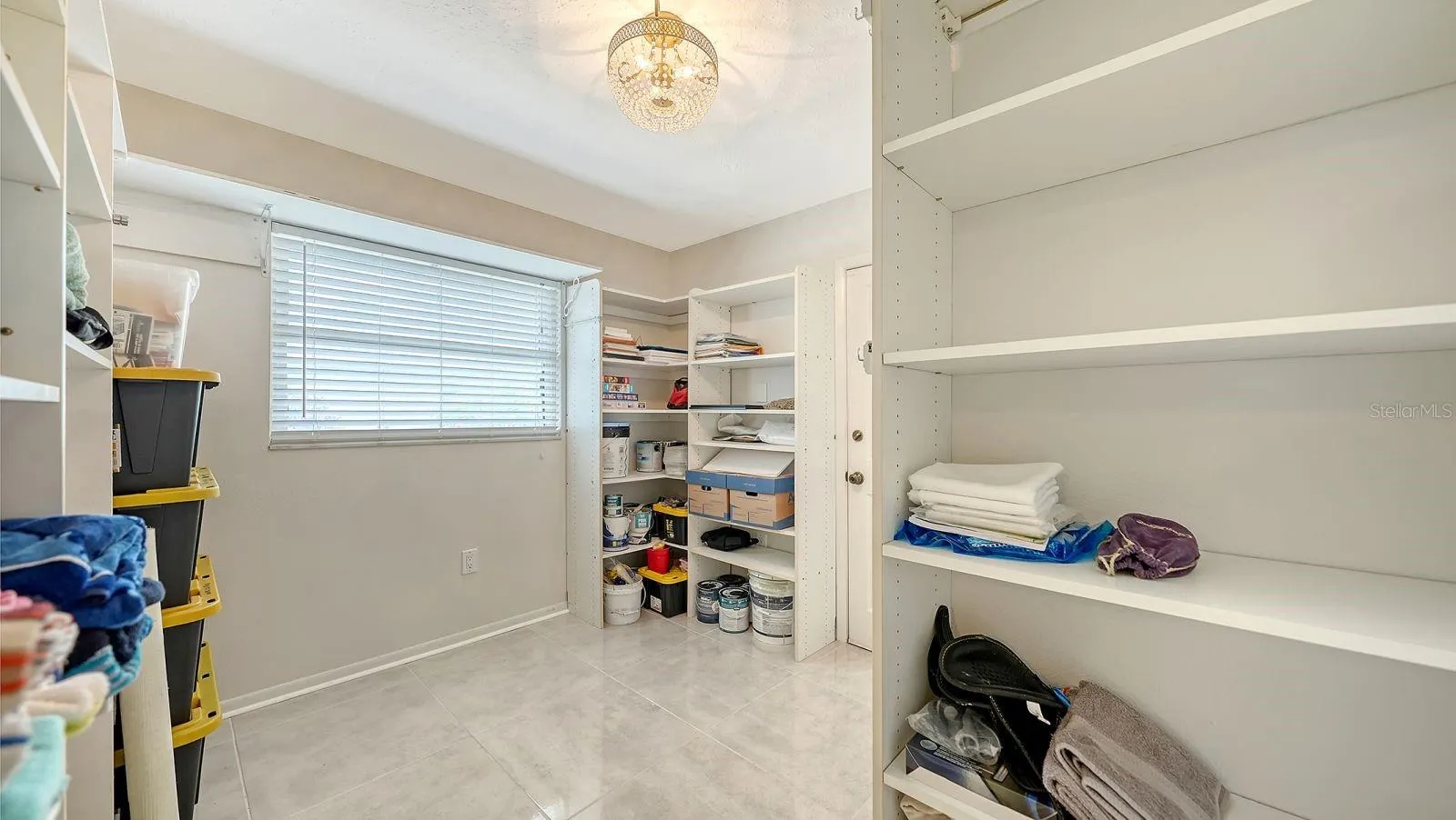 2295 PINE VIEW CIR