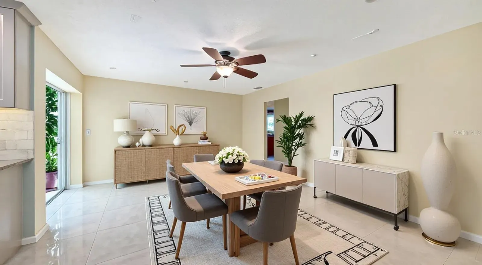 2295 PINE VIEW CIR