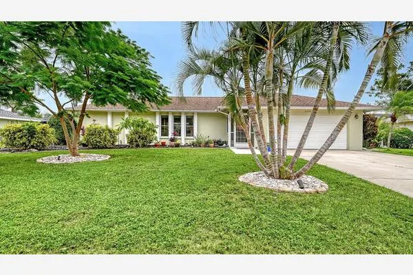 2295 PINE VIEW CIR