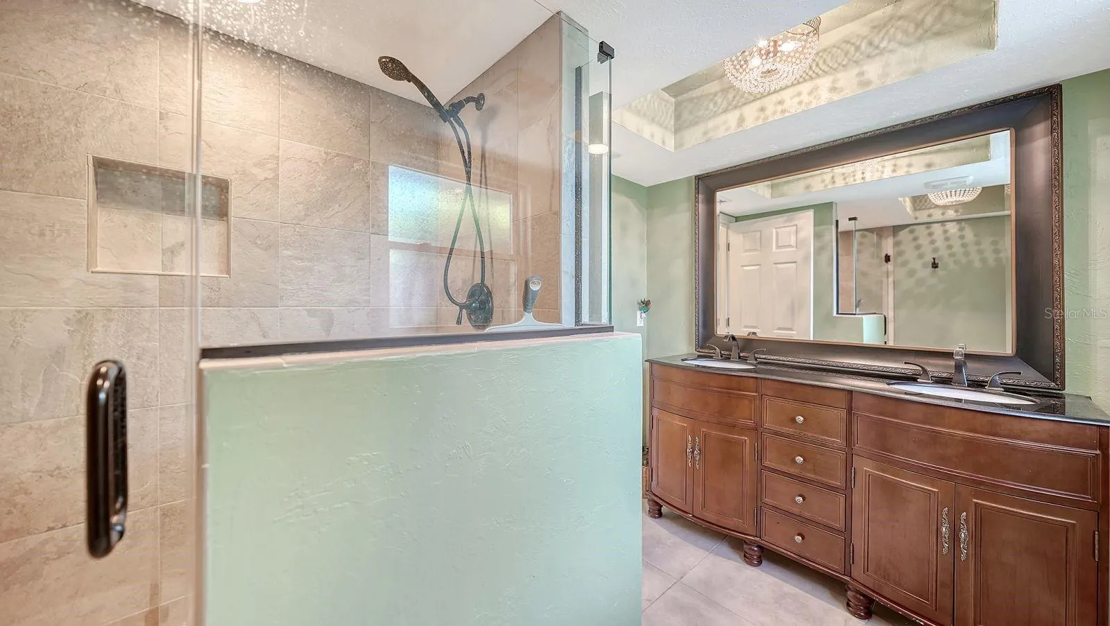 2295 PINE VIEW CIR