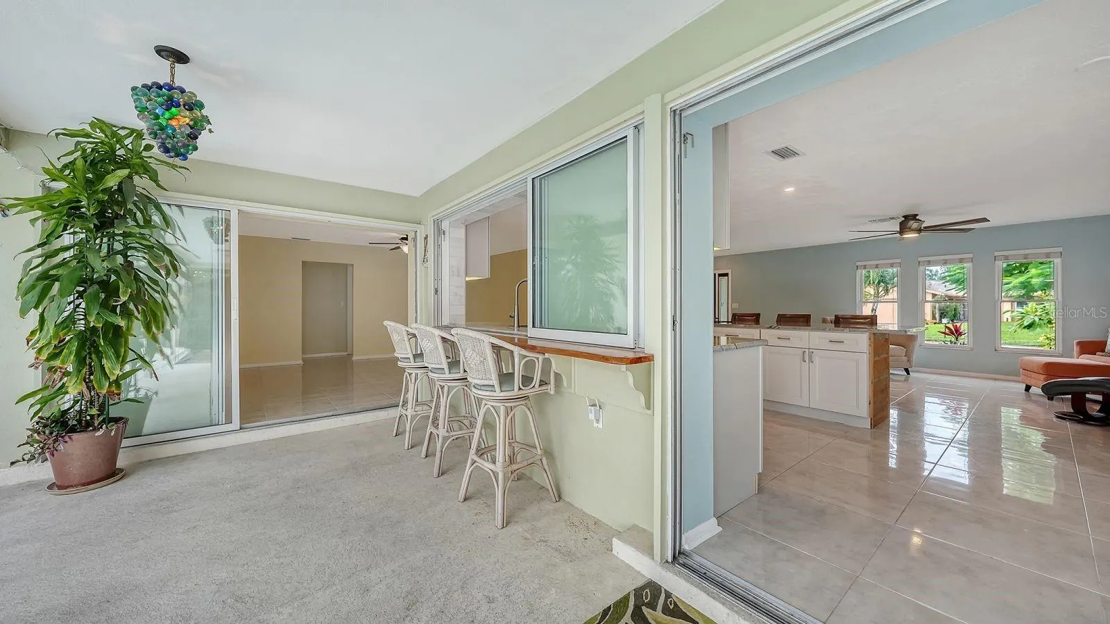 2295 PINE VIEW CIR