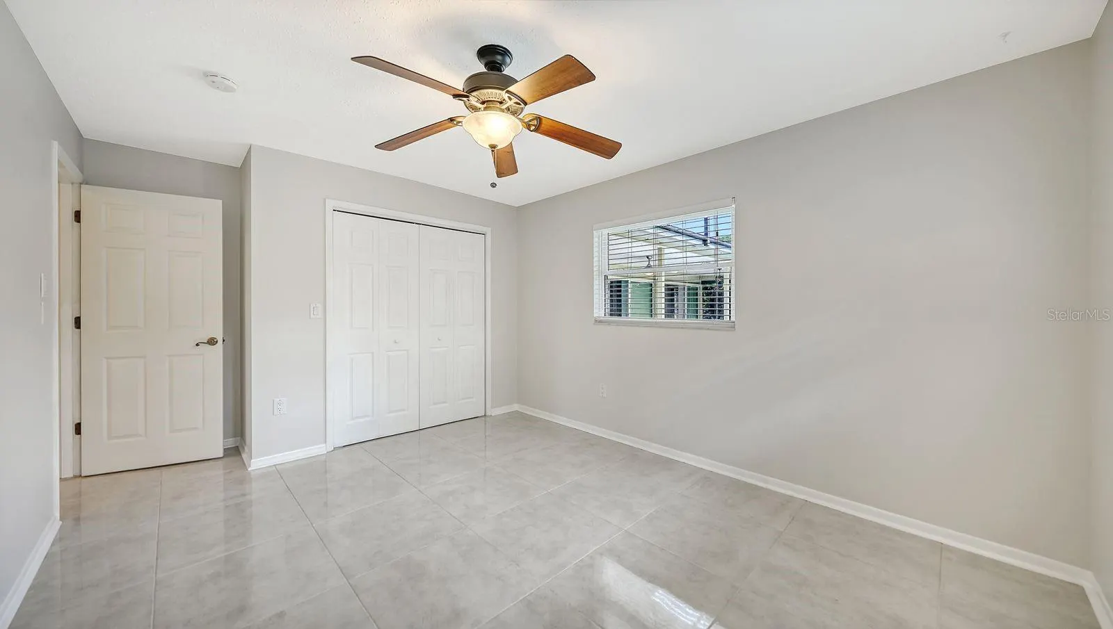 2295 PINE VIEW CIR