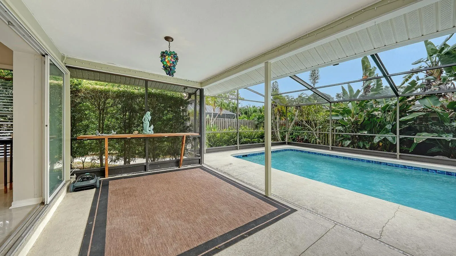 2295 PINE VIEW CIR