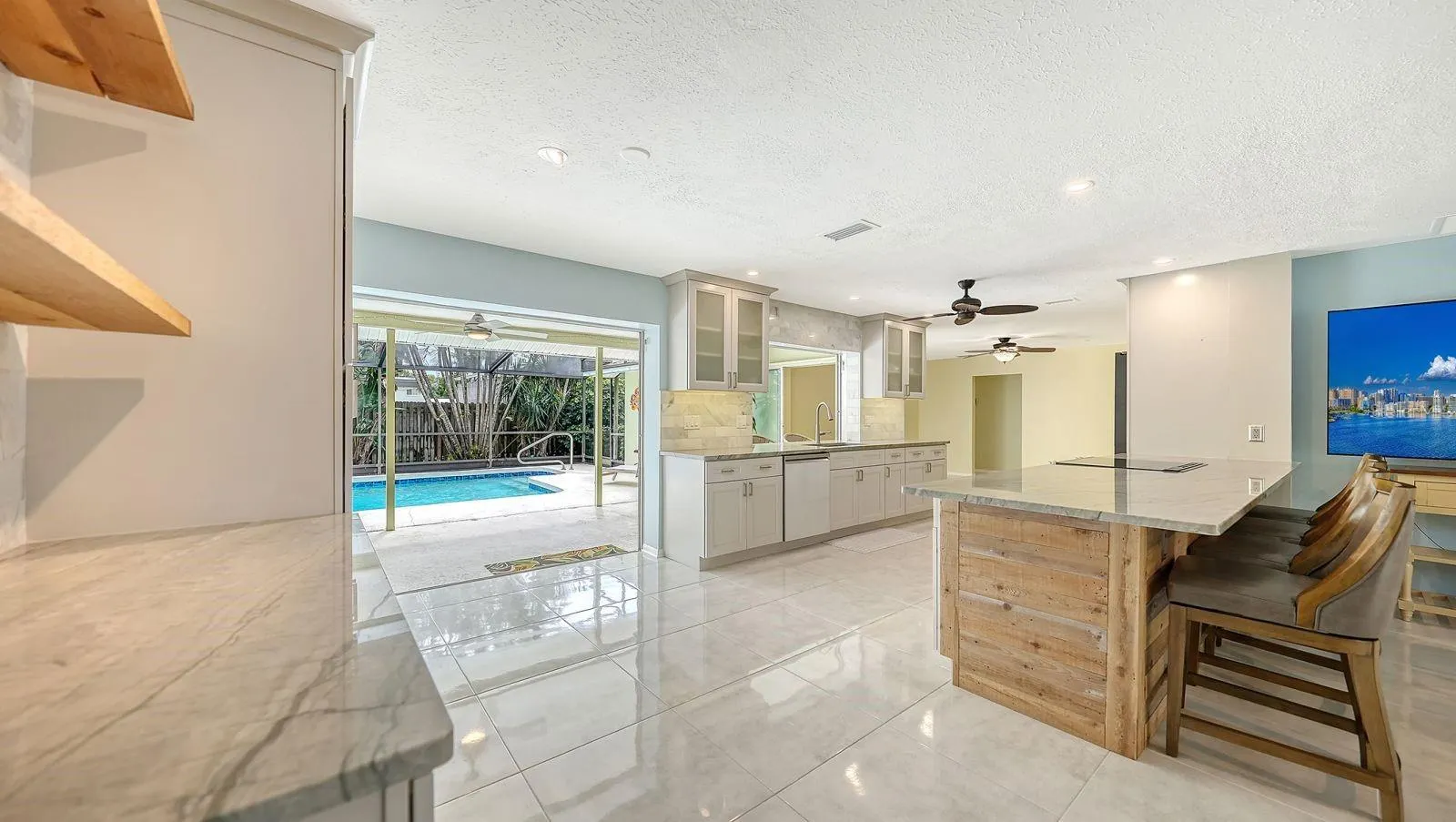 2295 PINE VIEW CIR