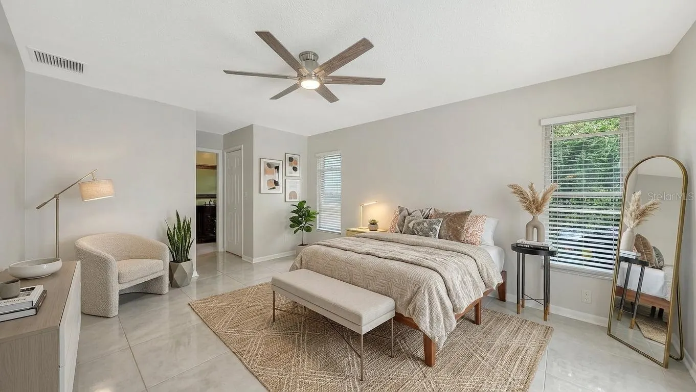 2295 PINE VIEW CIR
