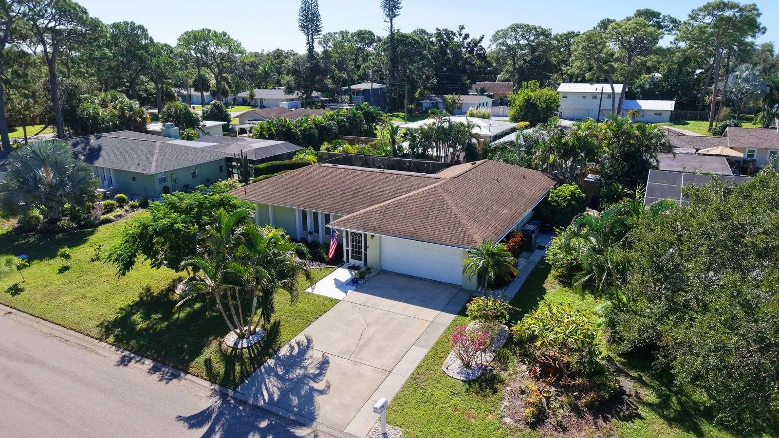 2295 PINE VIEW CIR