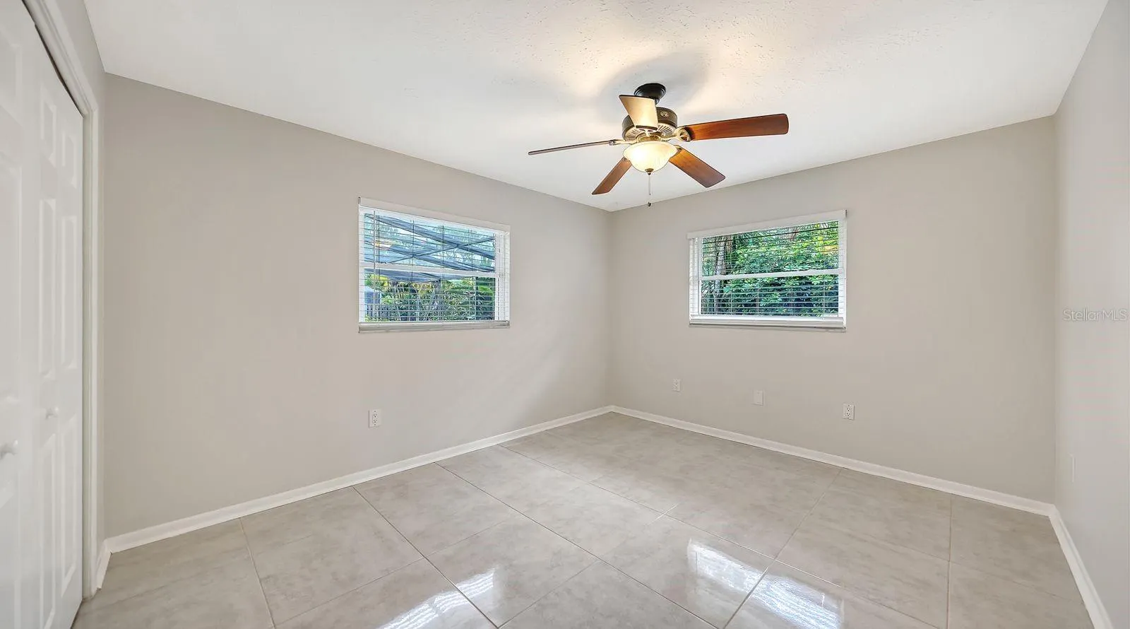 2295 PINE VIEW CIR
