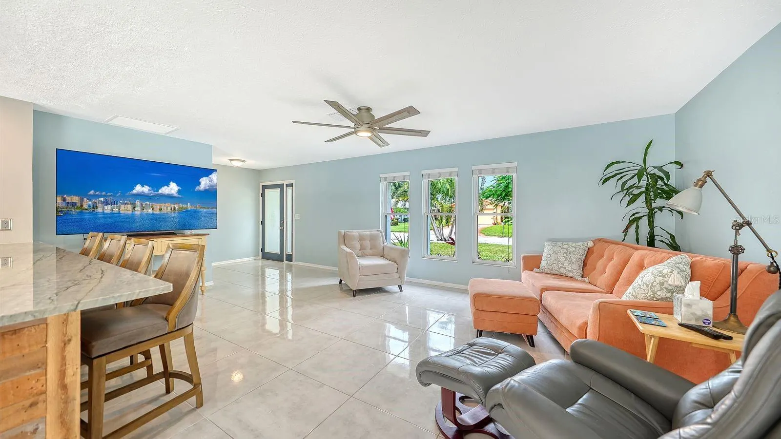 2295 PINE VIEW CIR