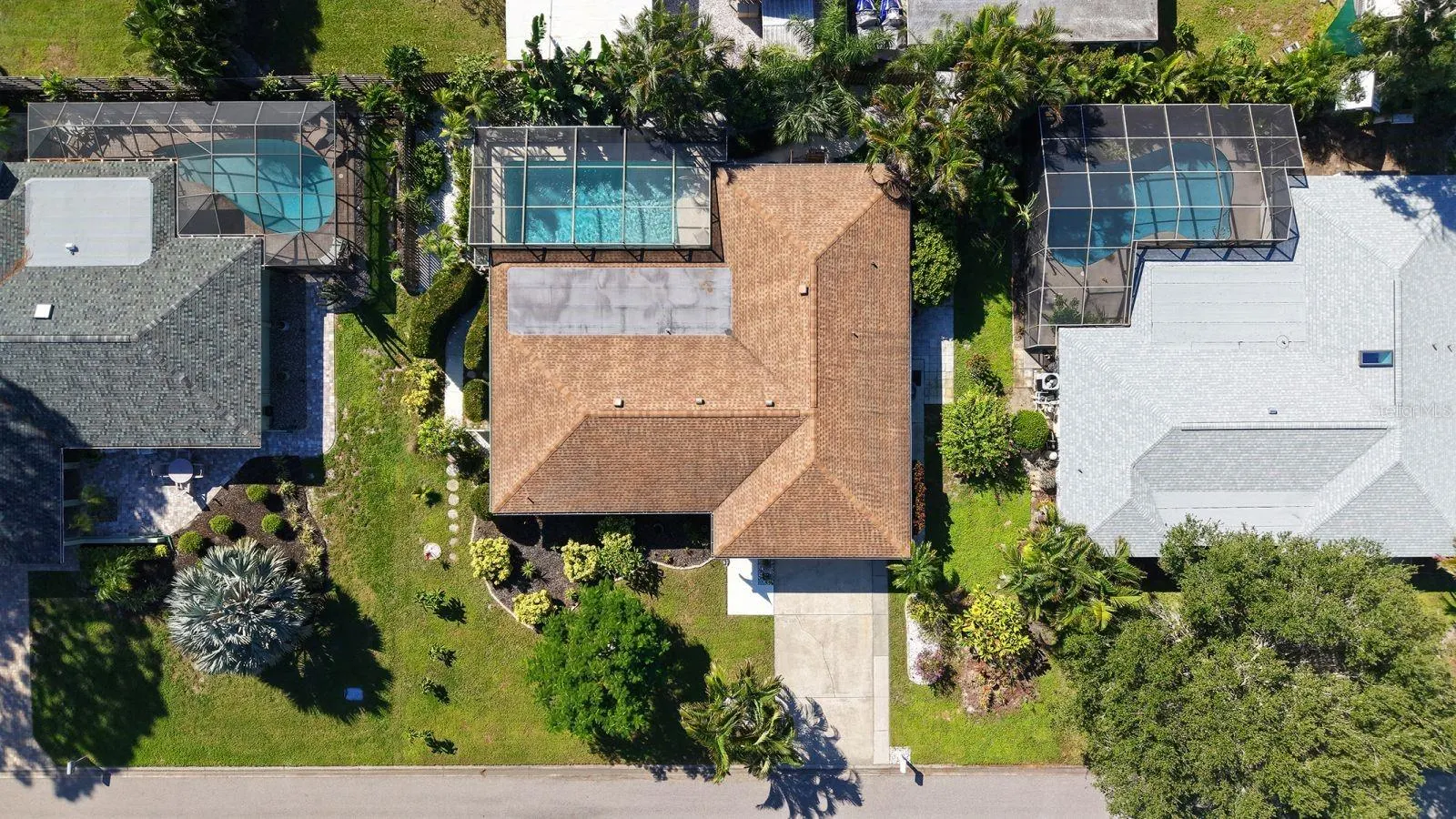 2295 PINE VIEW CIR