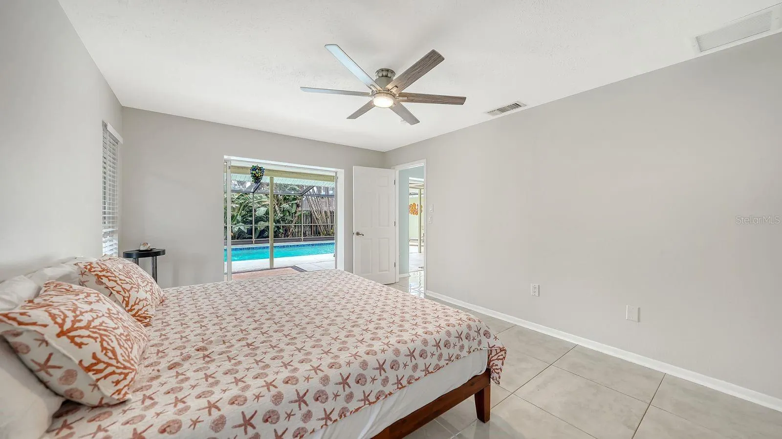 2295 PINE VIEW CIR