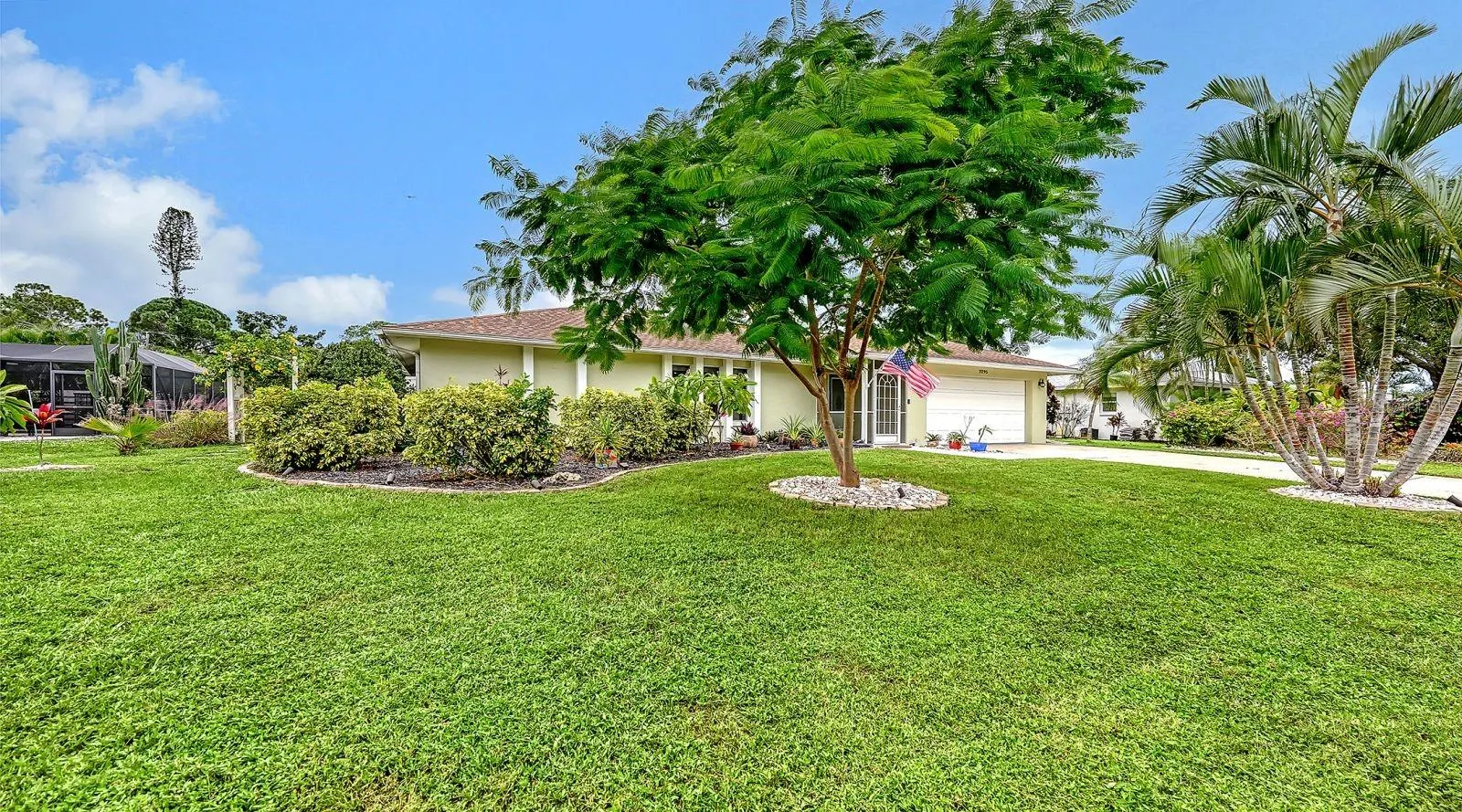 2295 PINE VIEW CIR