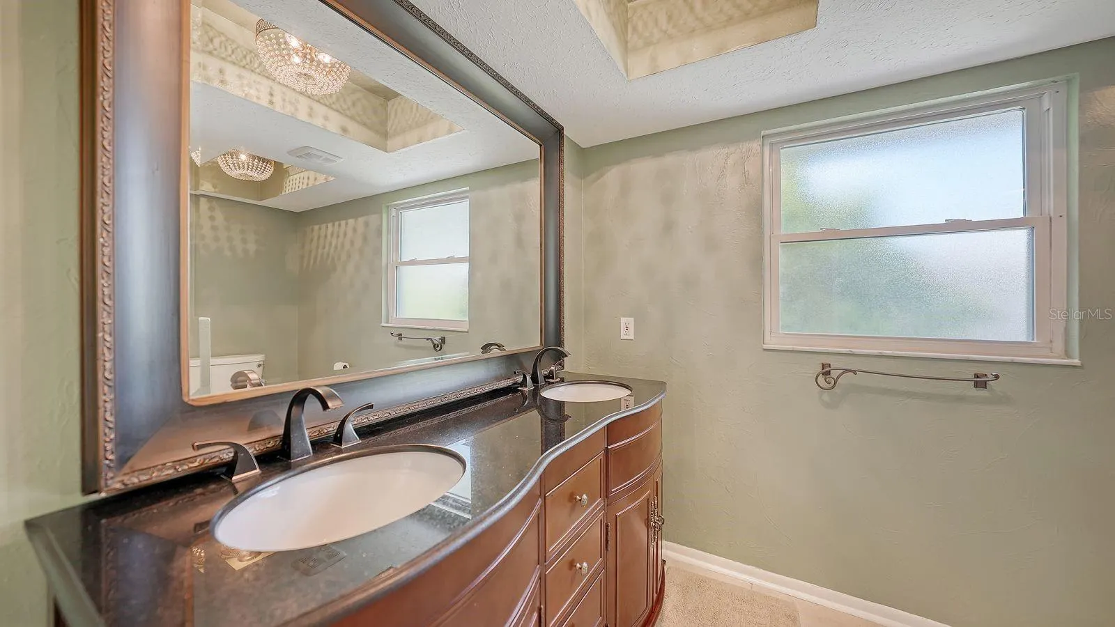 2295 PINE VIEW CIR