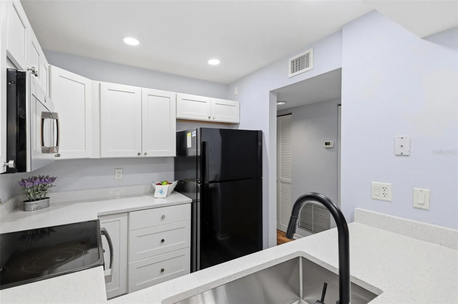 744 WHITE PINE TREE RD #207 #207