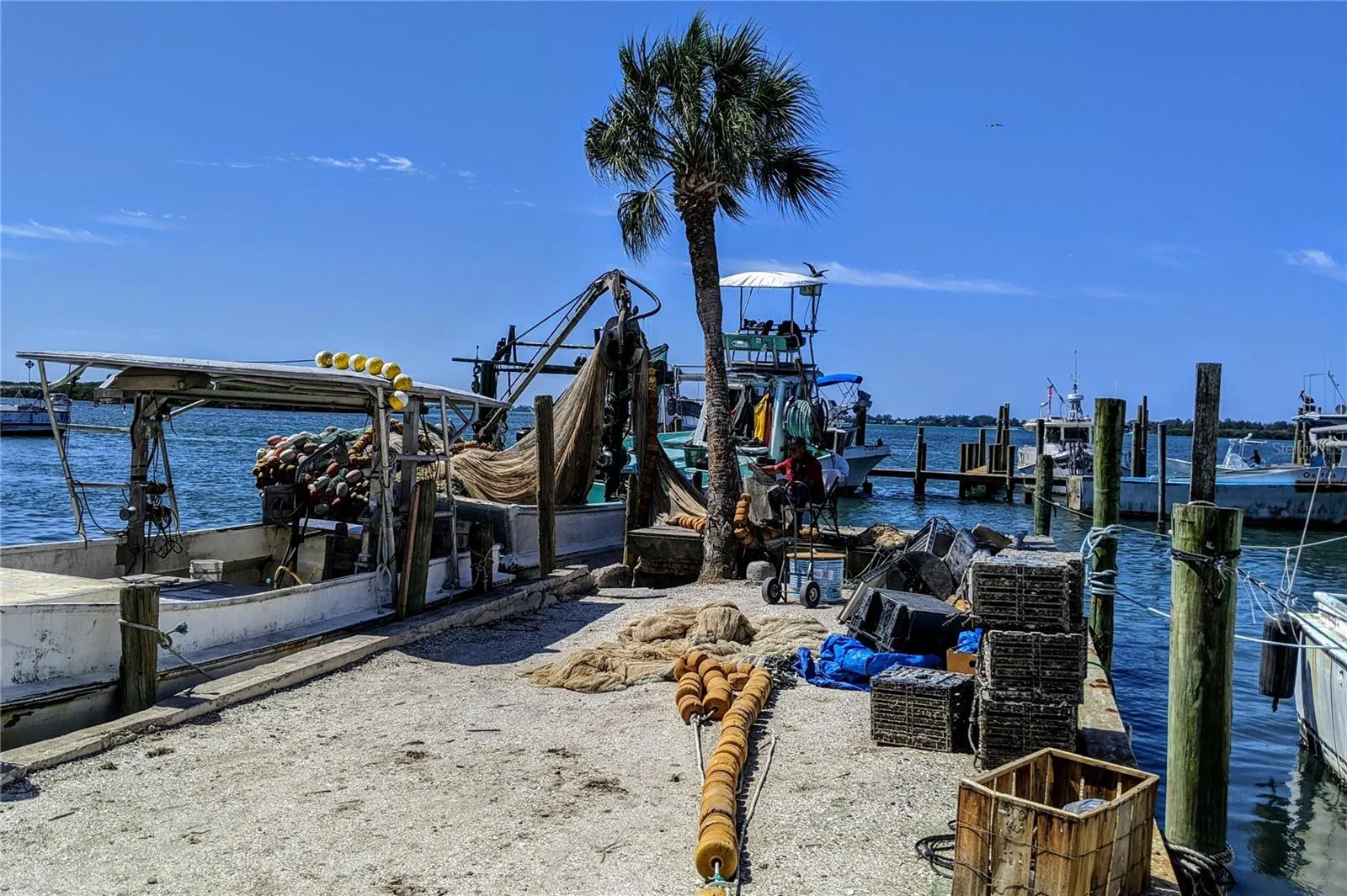 3779 LAKE BAYSHORE DR #H-402 #H-402
