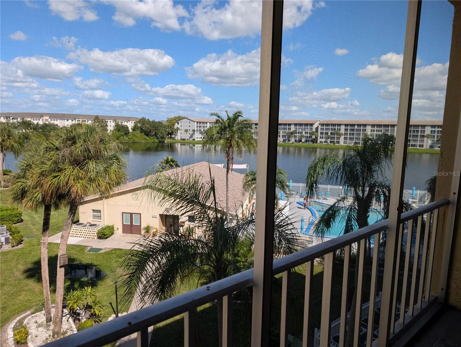 3779 LAKE BAYSHORE DR #H-402 #H-402