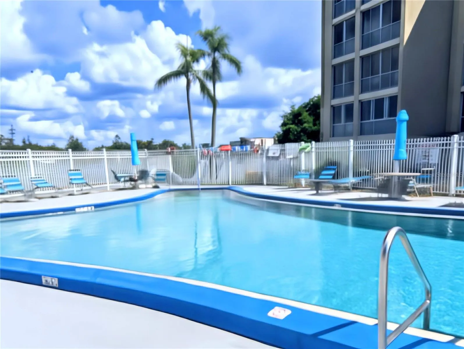 3779 LAKE BAYSHORE DR #H-402 #H-402