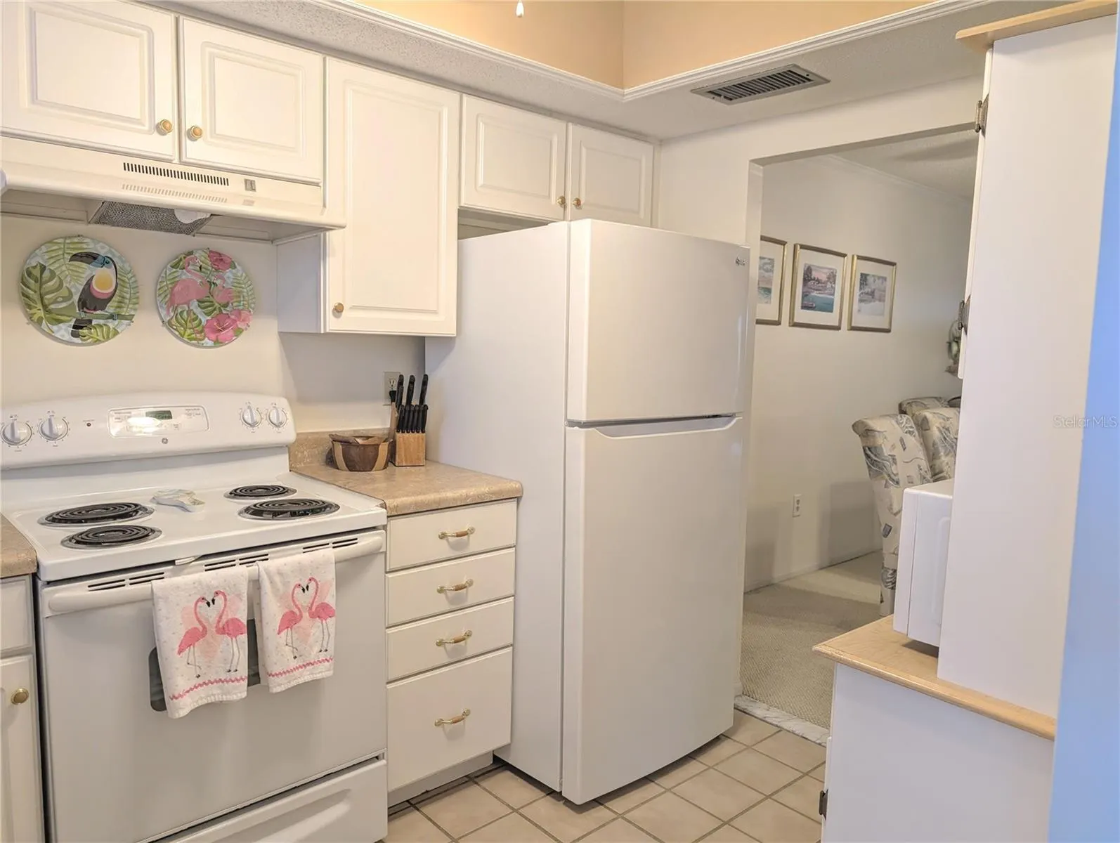 3779 LAKE BAYSHORE DR #H-402 #H-402