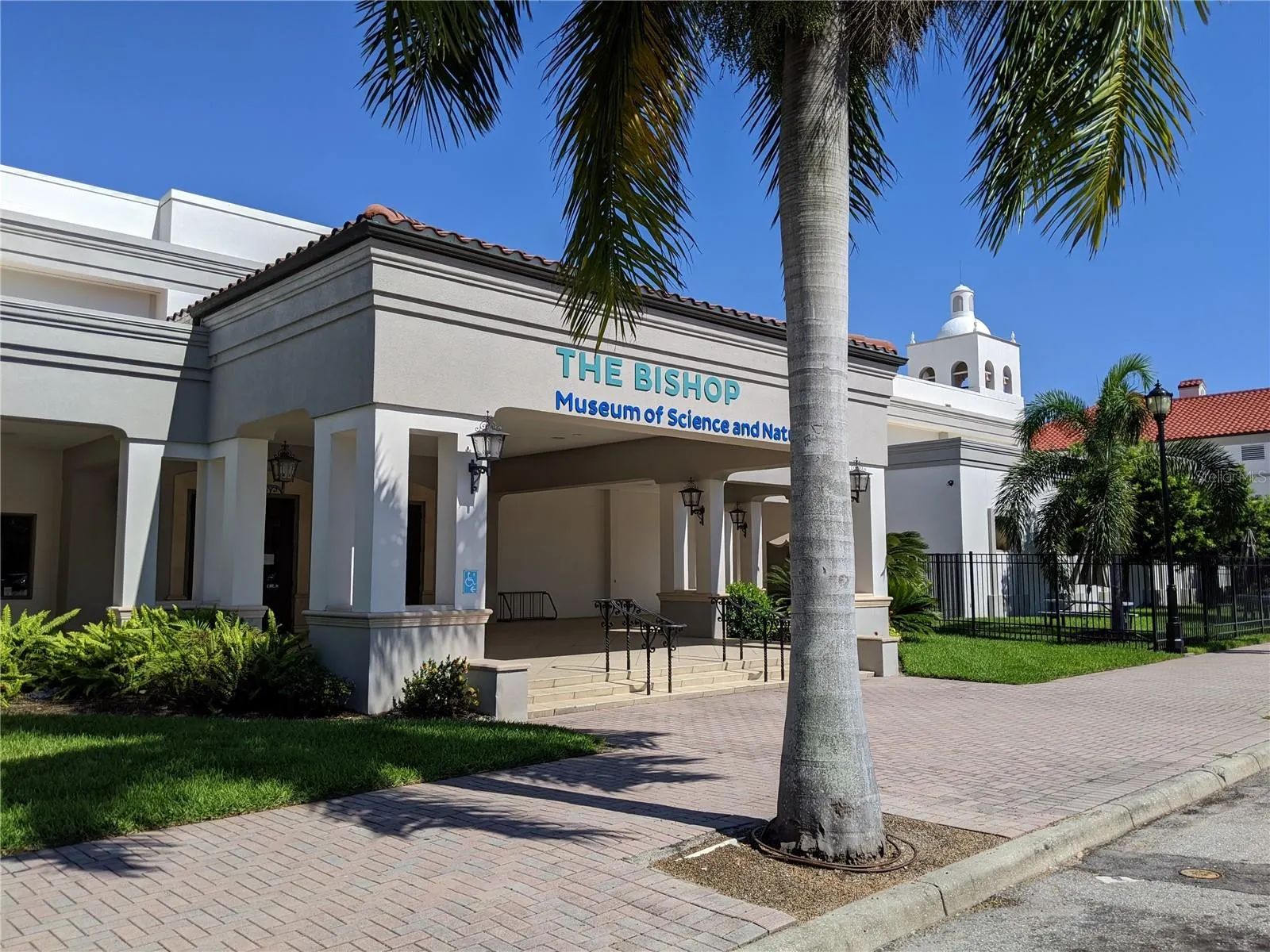 3779 LAKE BAYSHORE DR #H-402 #H-402