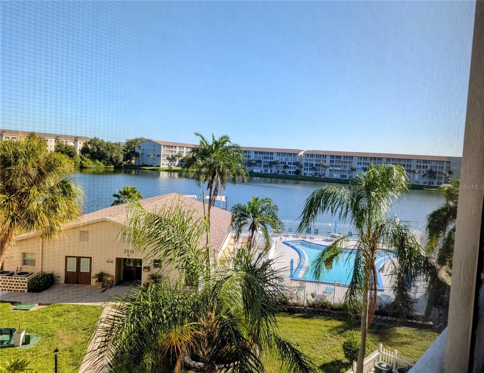 3779 LAKE BAYSHORE DR #H-402 #H-402