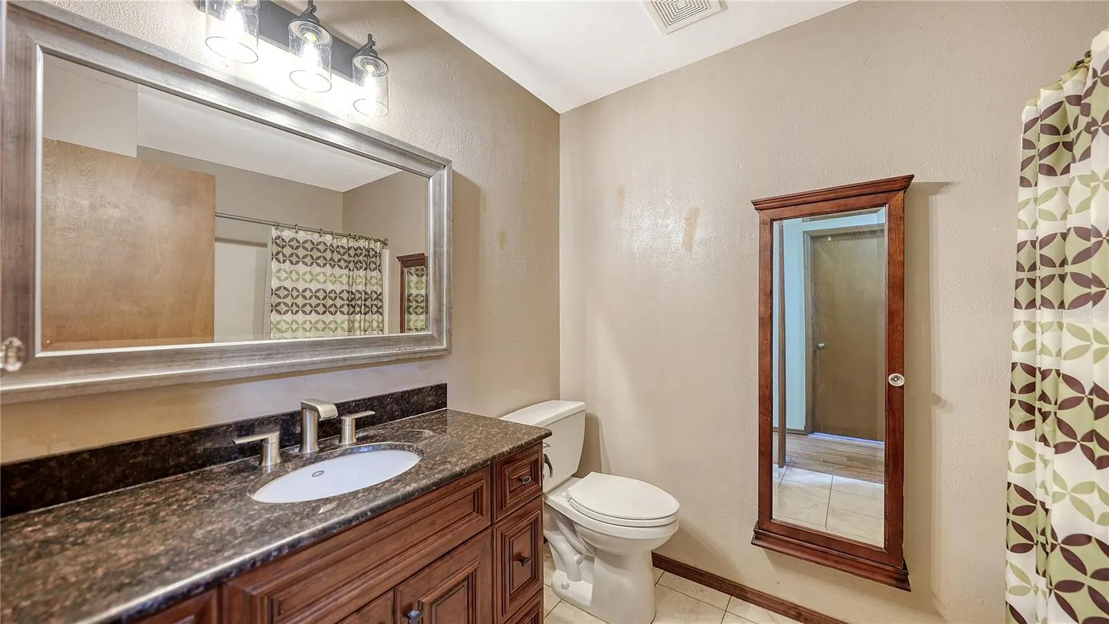 4842 + LOT 8 & 9 NUTMEG AVE