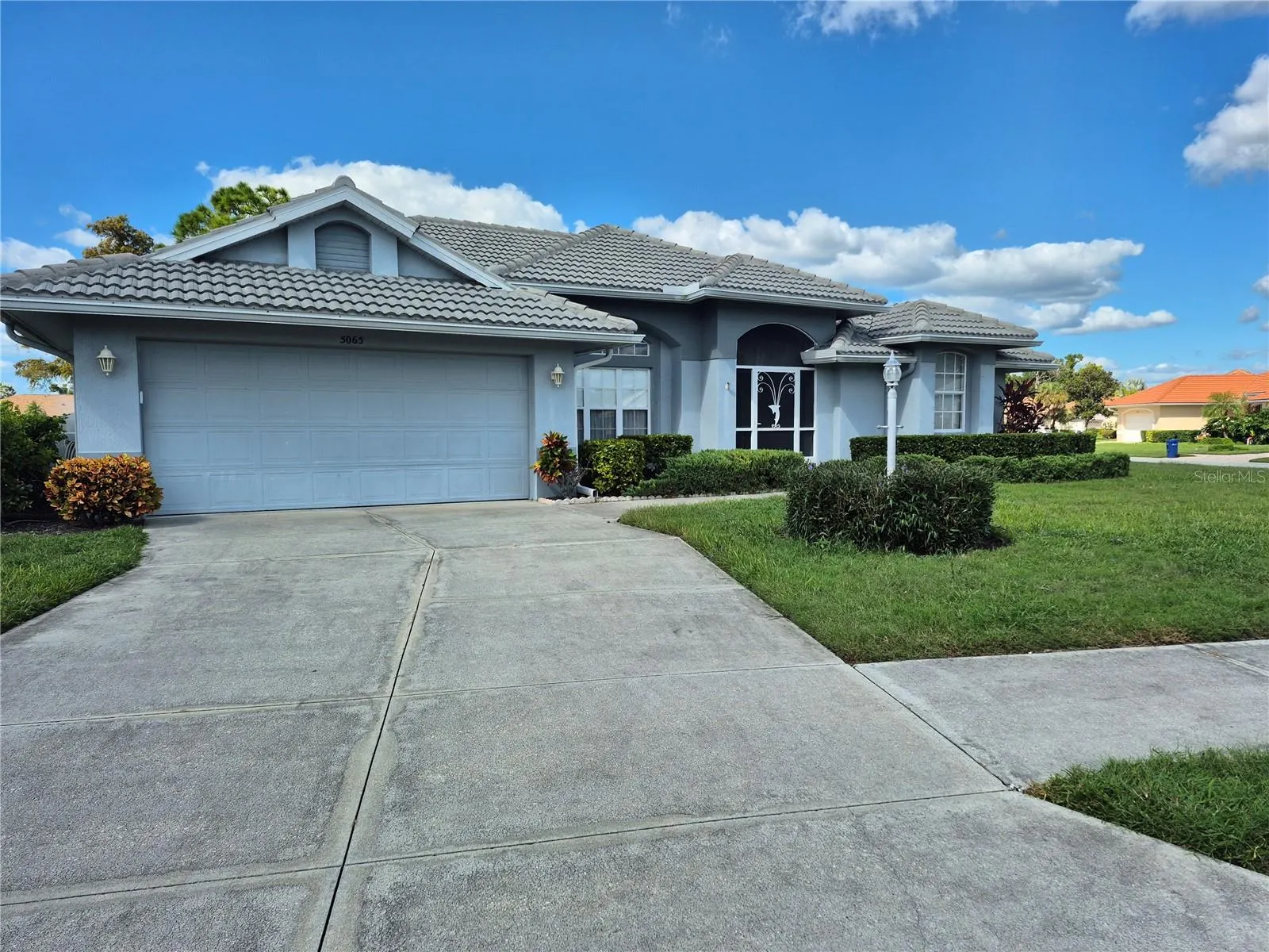 5065 WHITESTONE DR