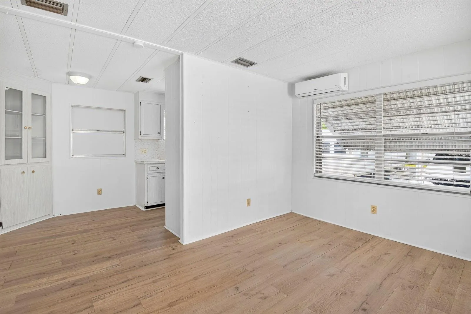 60 4TH ST