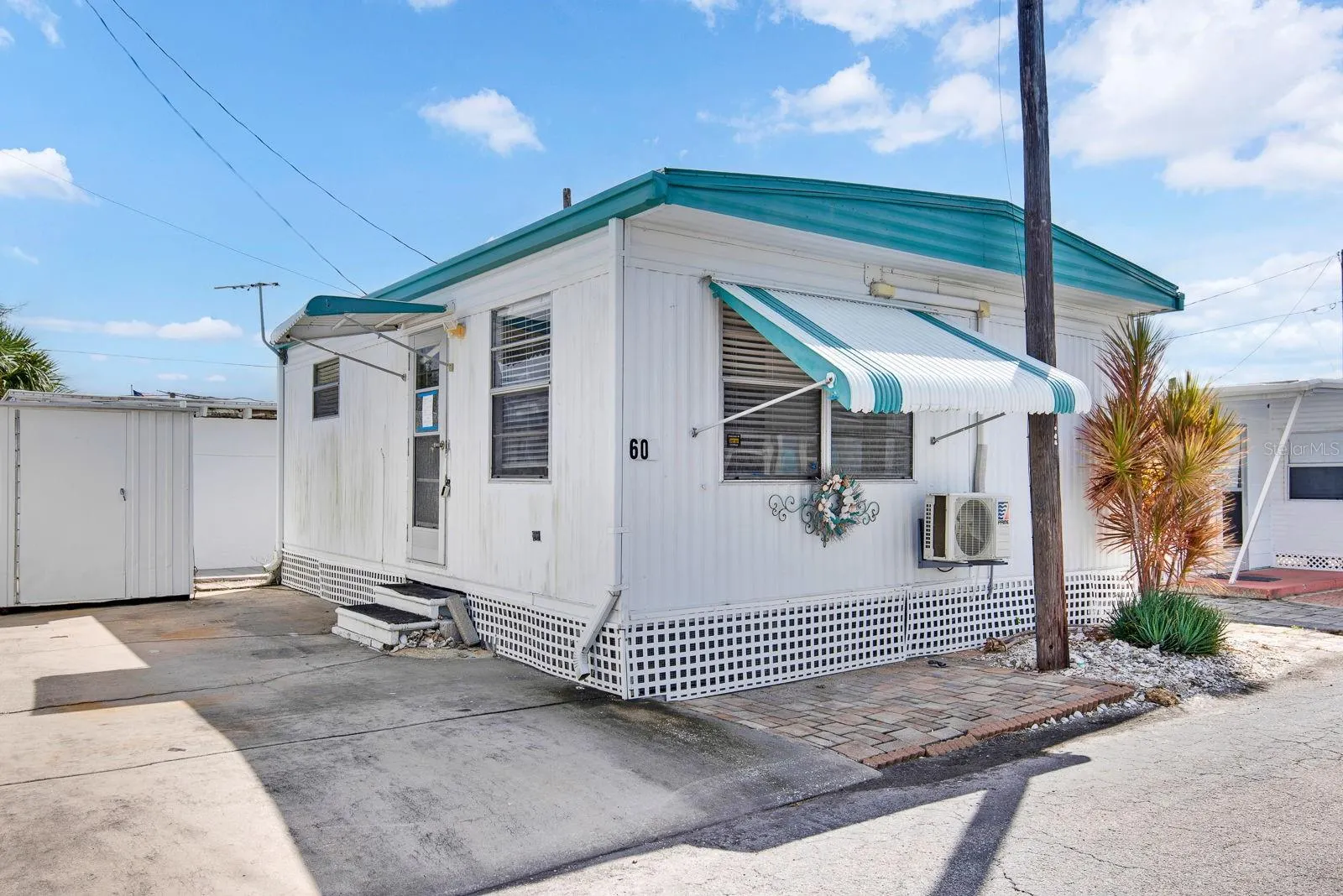 60 4TH ST