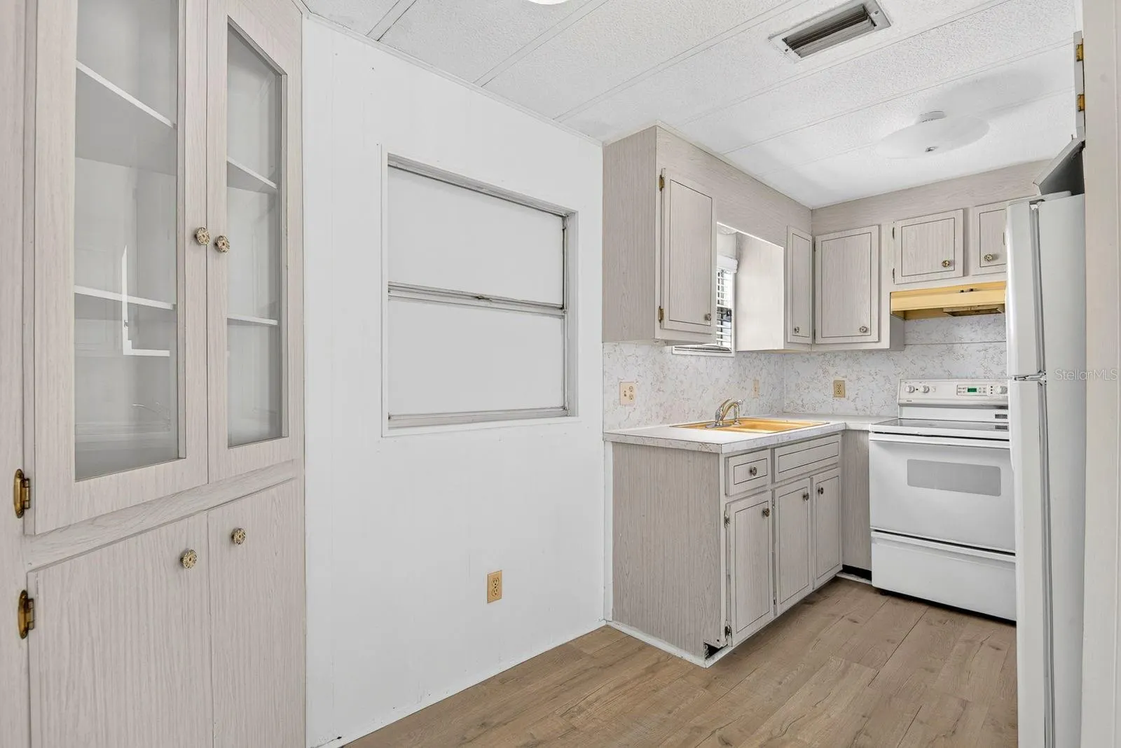 60 4TH ST
