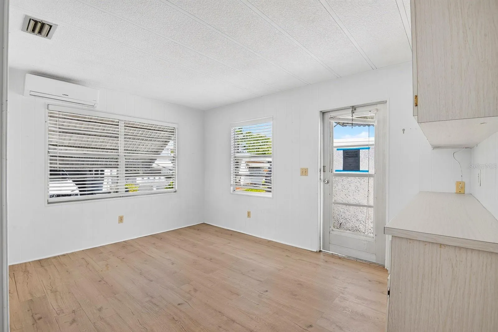 60 4TH ST