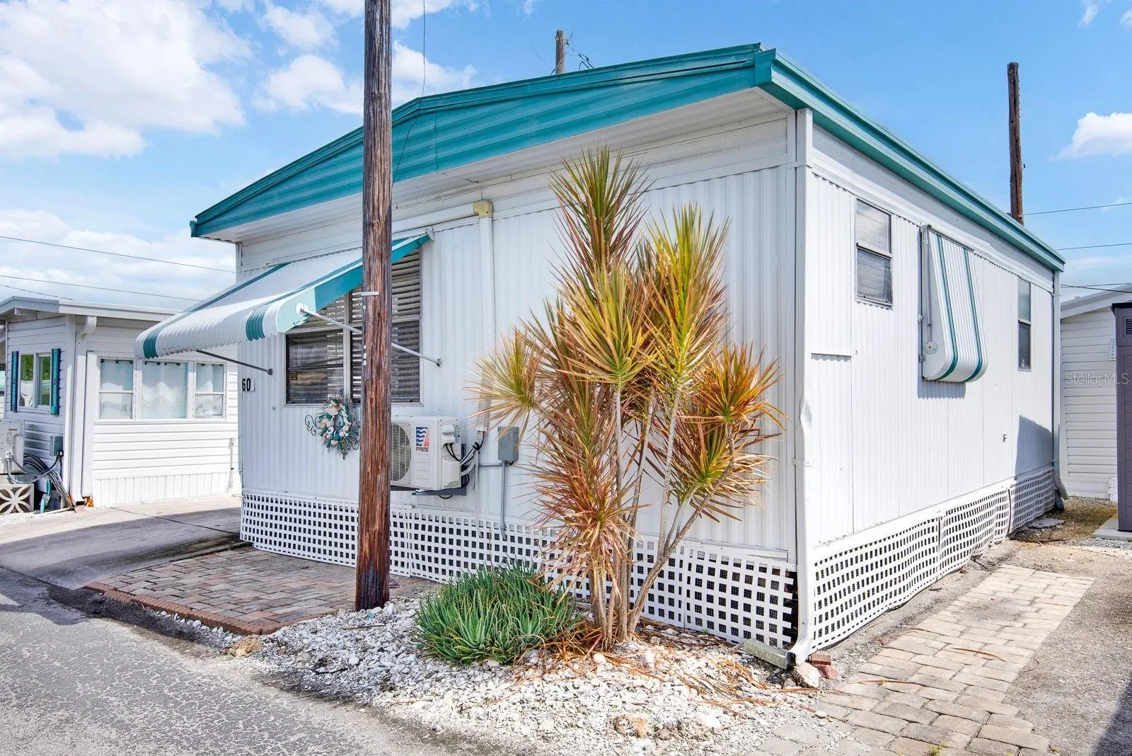 60 4TH ST