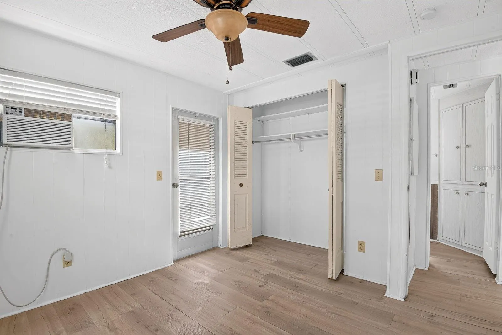60 4TH ST
