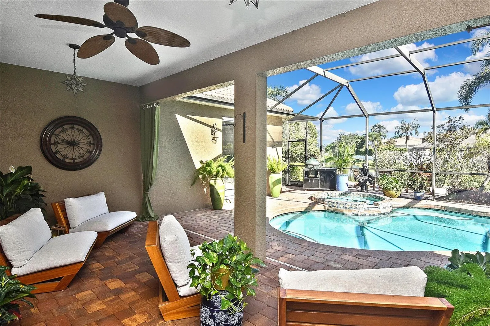 1711 PINYON PINE DR