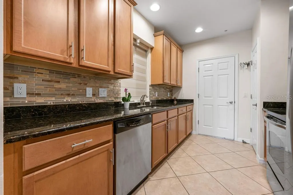 4208 OVERTURE CIR #502 #502