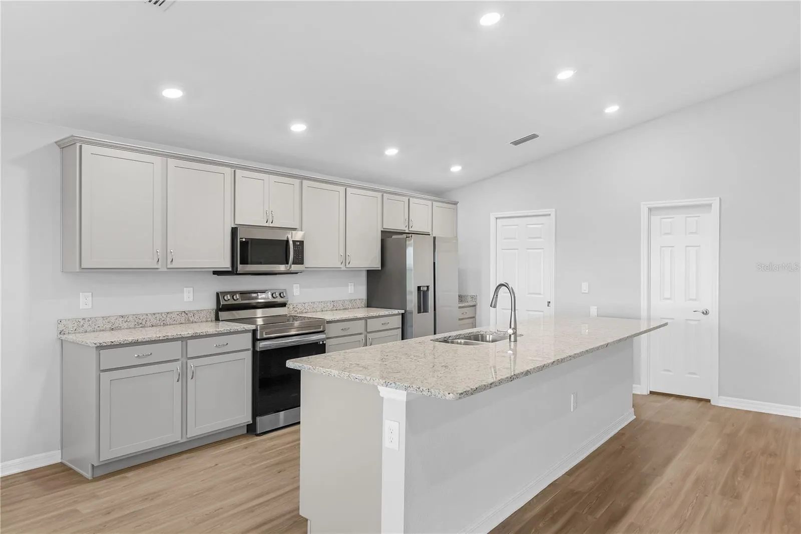 6704 162ND PL E