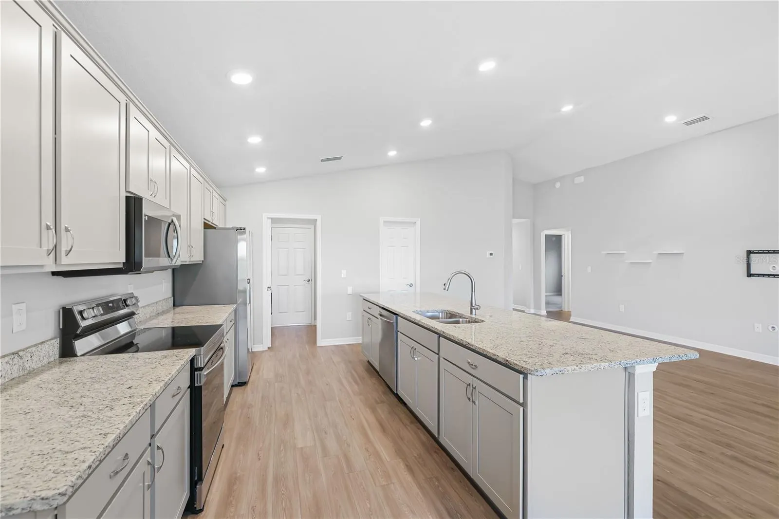 6704 162ND PL E