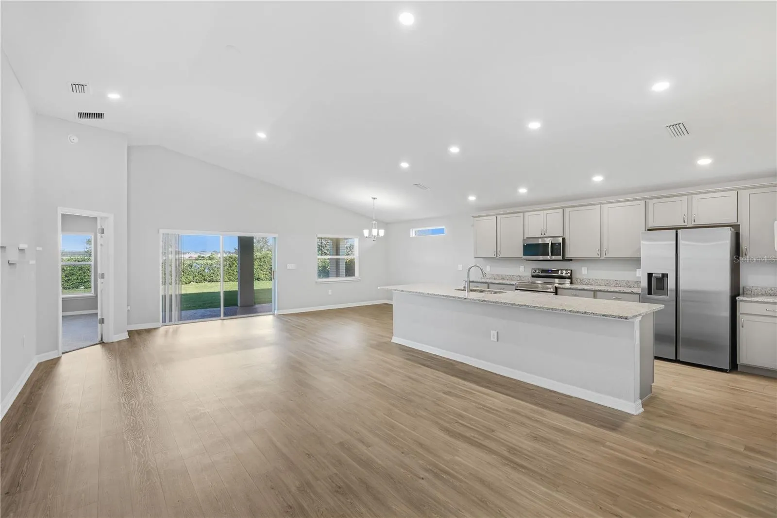 6704 162ND PL E