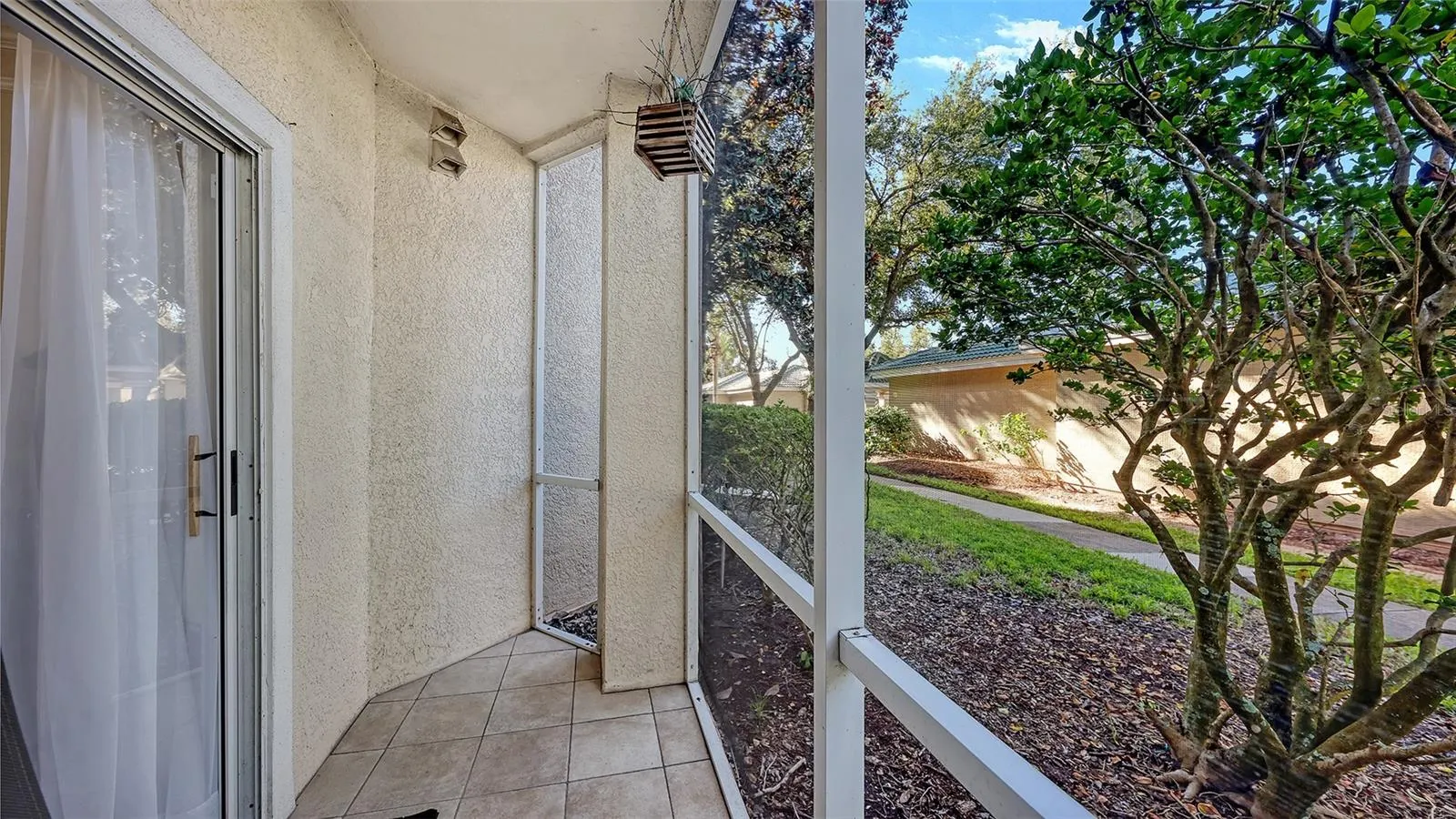 5180 NORTHRIDGE RD #102 #102