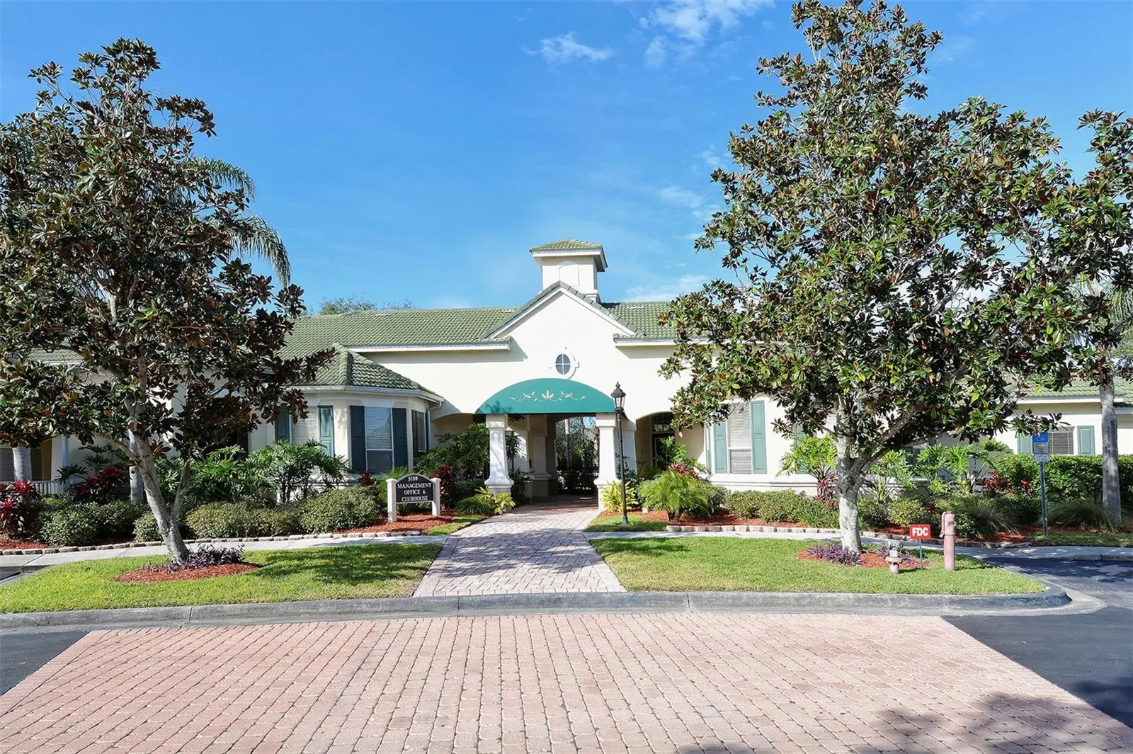 5180 NORTHRIDGE RD #102 #102