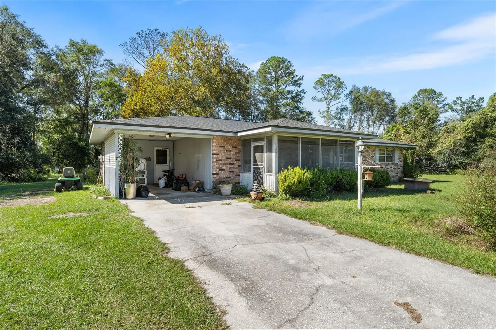 140 SW QUINCY TER