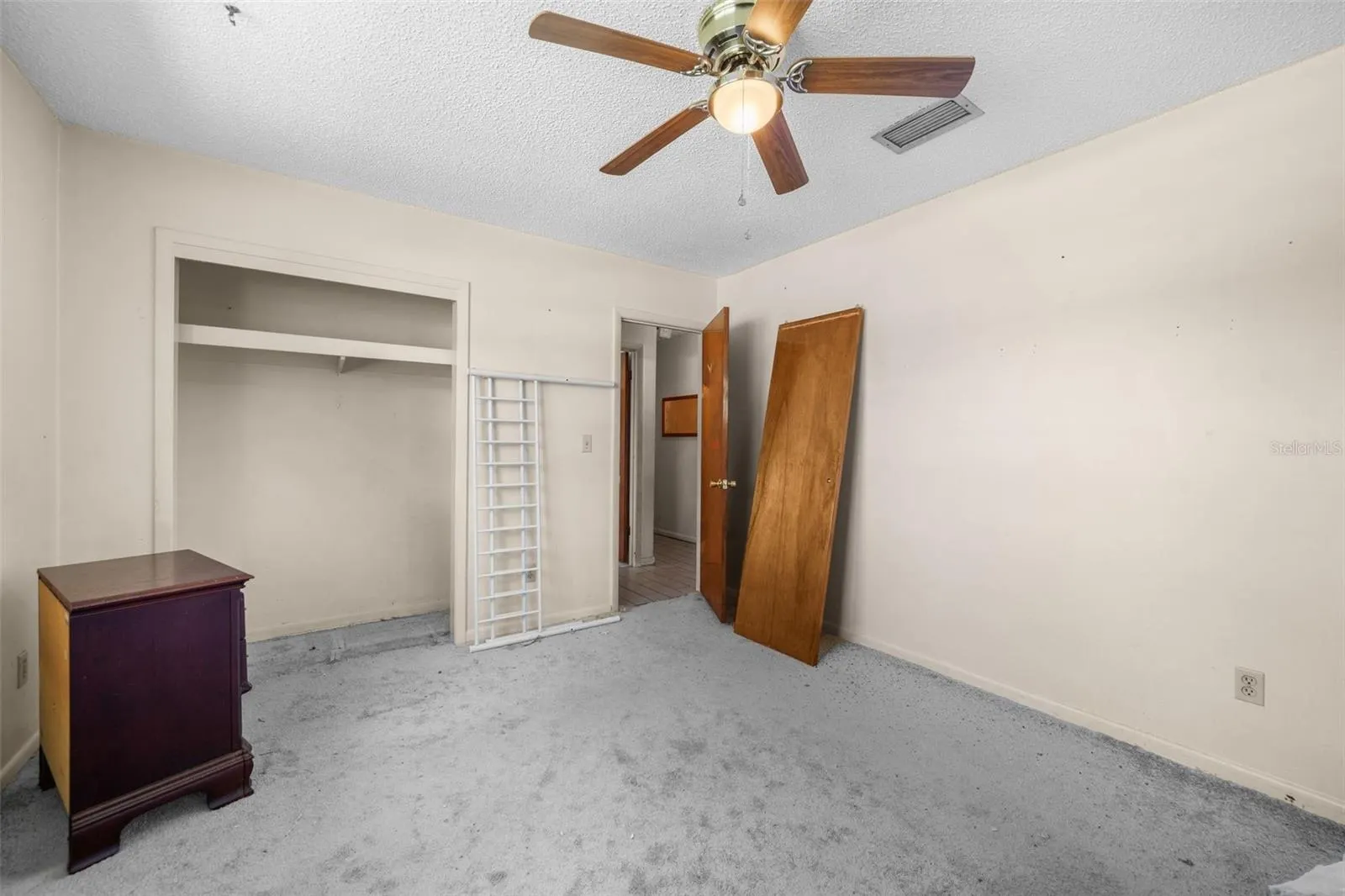 140 SW QUINCY TER