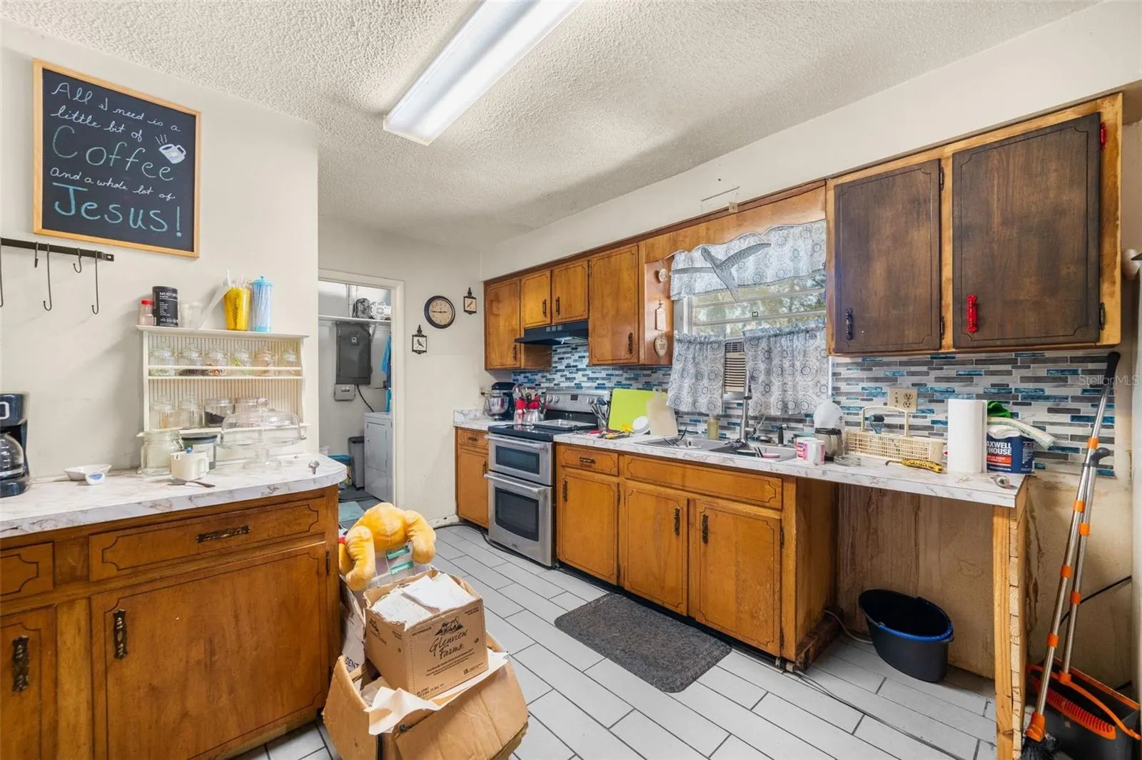 140 SW QUINCY TER