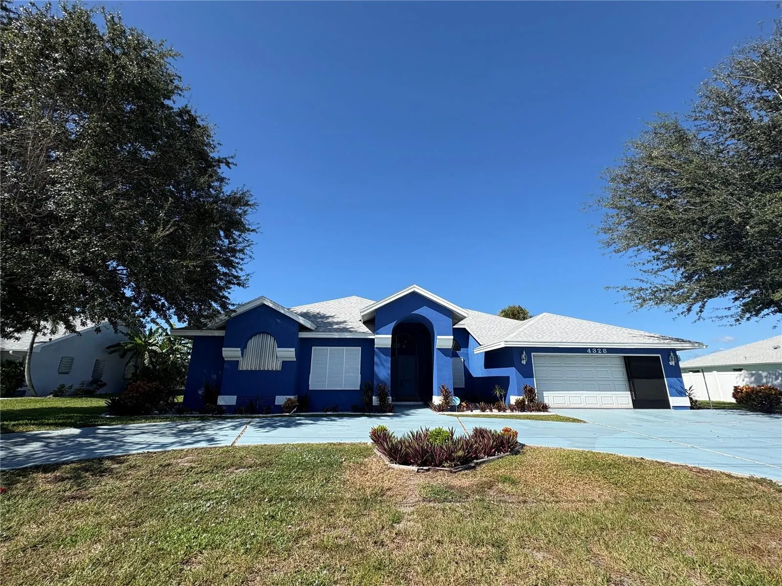 4328 COUNTRY CLUB BLVD